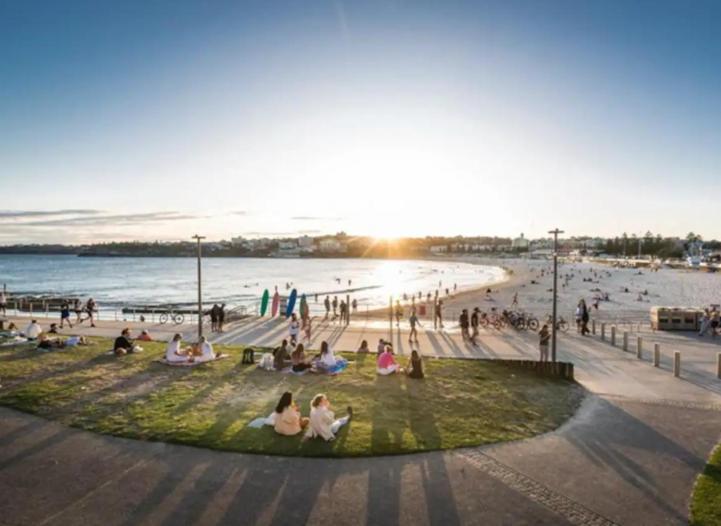 시드니 Best Location At Bondi Beach, On The Beach! 아파트 외부 사진